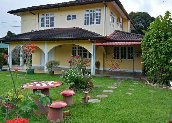 kuching homestay cheap